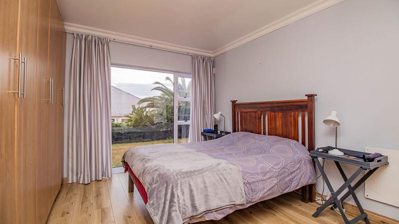 9 Bedroom Property for Sale in Outeniqua Strand Western Cape